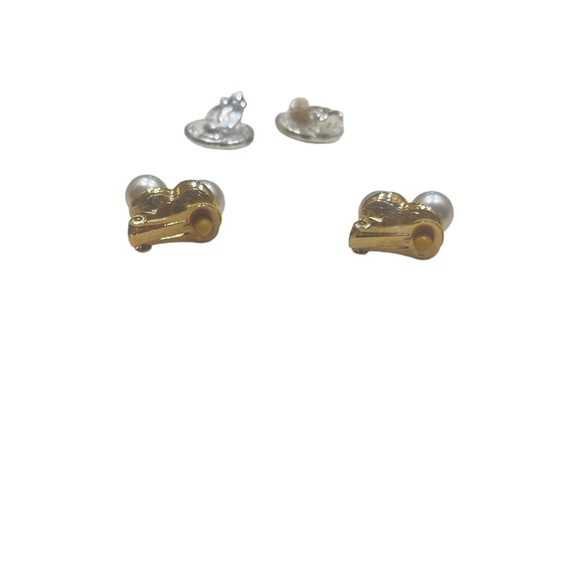 Sale‼️Clip on Earrings Bundle Vintage/ Set of 2- As is Good Condition - Picture 4 of 6